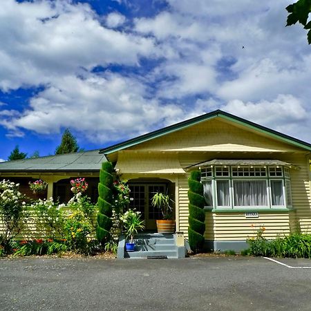 Glenalvon Lodge Motel 핸머스프링스 외부 사진