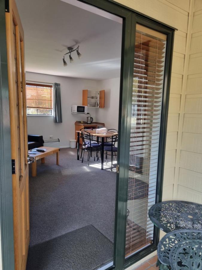 Glenalvon Lodge Motel 핸머스프링스 외부 사진