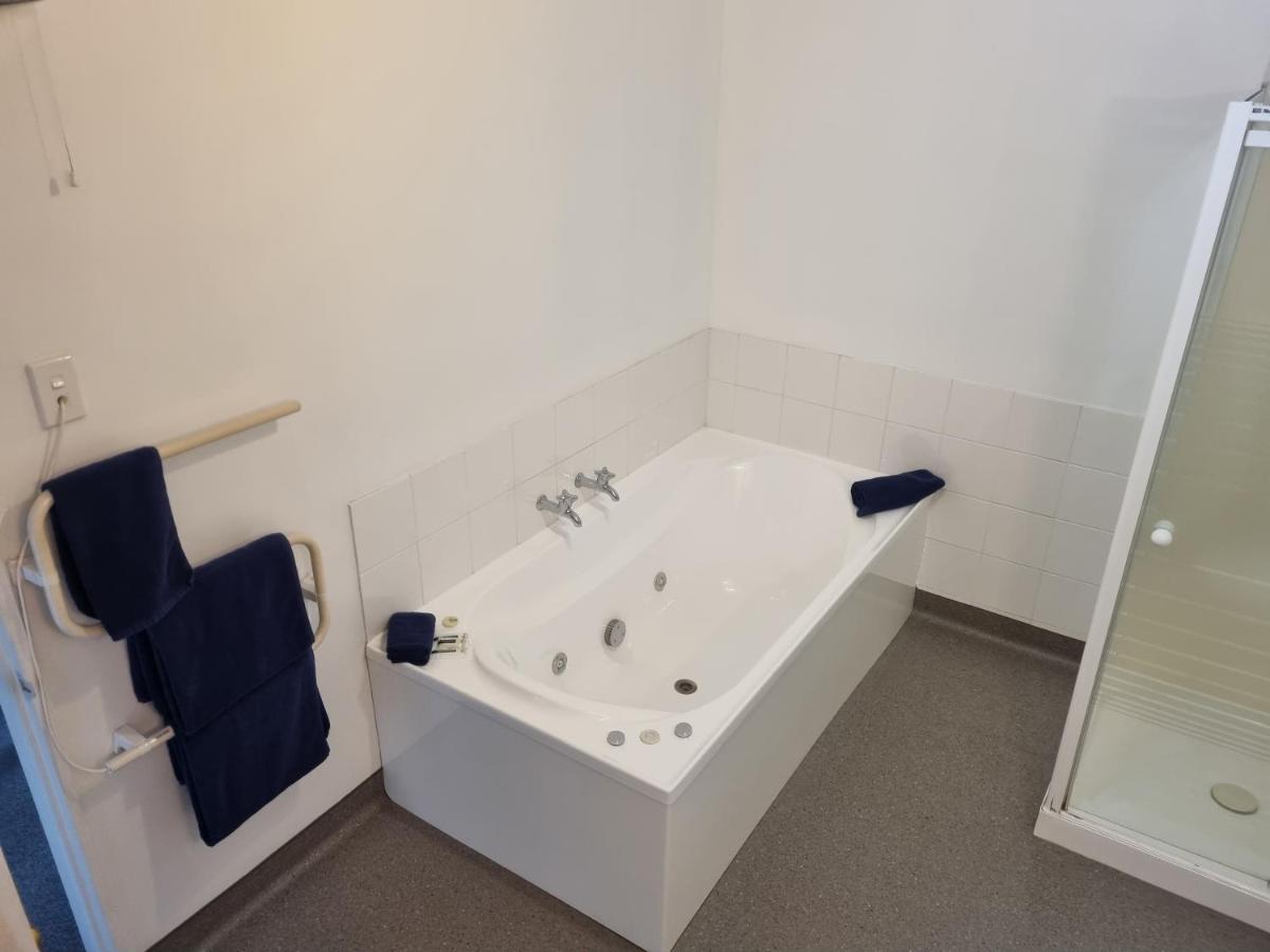 Glenalvon Lodge Motel 핸머스프링스 외부 사진