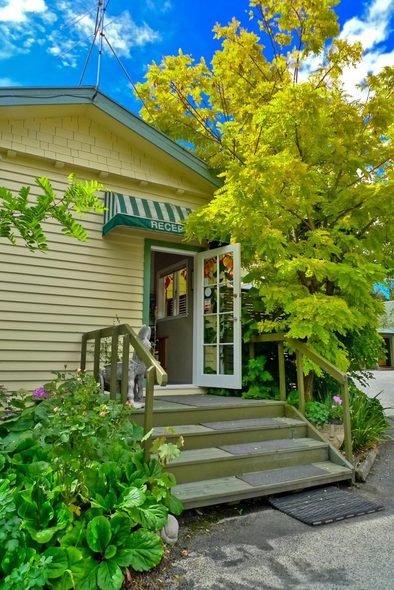 Glenalvon Lodge Motel 핸머스프링스 외부 사진