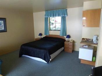 Glenalvon Lodge Motel 핸머스프링스 외부 사진